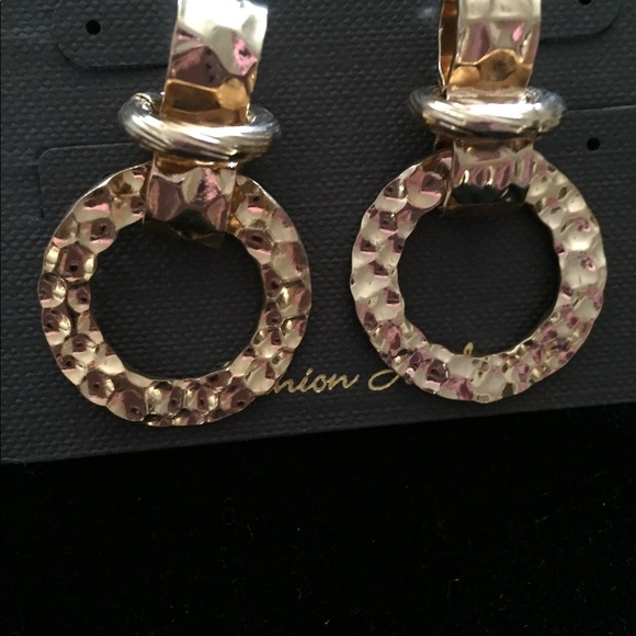 Jewelry - Picture 2 of 6